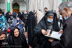 لحظه تحویل سال ۱۴۰۰ در حرم مطهر رضوی