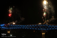 نورافشانی نوروزی «پل طبیعت» در اولین شب  نوروزی ۱۴۰۰