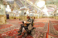 جزء خوانی قرآن کریم در حرم مطهر شاهچراغ (ع)