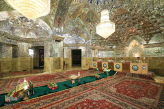 جزء خوانی قرآن کریم در حرم مطهر شاهچراغ (ع)