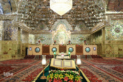 جزء خوانی قرآن کریم در حرم مطهر شاهچراغ (ع)