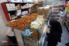 تکاپوی سفره افطار اولین شب ماه مبارک رمضان