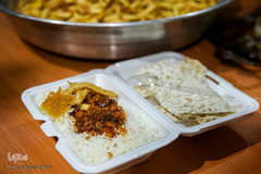 طبخ و توزیع غذا برای افراد بی بضاعت