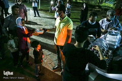 طبخ و توزیع غذا برای افراد بی بضاعت