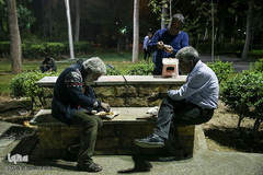 طبخ و توزیع غذا برای افراد بی بضاعت