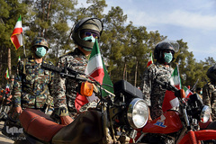 رژه خودرویی روز ارتش در شیراز