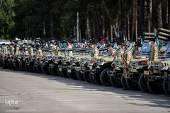 رژه خودرویی روز ارتش در شیراز