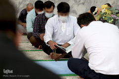 آئین جزخوانی قرآن کریم مددجویان مجتمع فرهنگی زندان مرکزی قم