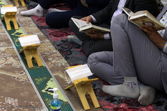 آئین جزخوانی قرآن کریم مددجویان مجتمع فرهنگی زندان مرکزی قم