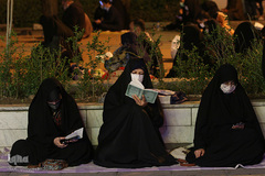 احیای شب بیست‌و‌یکم رمضان در گلزار شهدای اراک