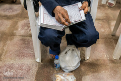 شبی متفاوت در گرمخانه‌های تهران/ آیین‌ شب‌زنده‌داری در مددسرا