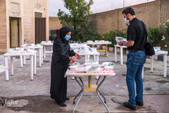 شبی متفاوت در گرمخانه‌های تهران/ آیین‌ شب‌زنده‌داری در مددسرا