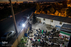 شبی متفاوت در گرمخانه‌های تهران/ آیین‌ شب‌زنده‌داری در مددسرا