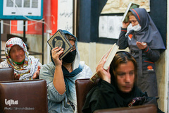 شبی متفاوت در گرمخانه‌های تهران/ آیین‌ شب‌زنده‌داری در مددسرا