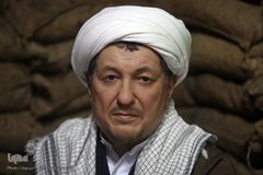  تندیس مرحوم آیت‌الله اکبر هاشمی‌ رفسنجانی در موزه انقلاب اسلامی و دفاع مقدس