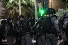 یورش وحشیانه صهیونیستها به فلسطینیان در مسجدالاقصی