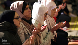 نیایش مسلمانان جهان در شب قدر ۲۷رمضان/ مسجد جامع قاضی خسرو بیگ در سارایوو پایتخت بوسنی و هرزگوین