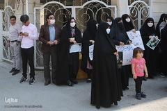 تجمع دختران مشهدی در محکومیت حمله تروریستی به مدرسه سیدالشهدا(ع) کابل