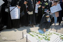 تجمع دختران مشهدی در محکومیت حمله تروریستی به مدرسه سیدالشهدا(ع) کابل