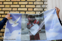 تجمع دختران مشهدی در محکومیت حمله تروریستی به مدرسه سیدالشهدا(ع) کابل