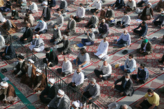 اقامه نماز عید فطر در حرم کریمه اهل بیت (س)