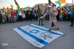 راهپیمایی خودرویی مردم شهر مقدس قم در  حمایت از مردم مظلوم فلسطین