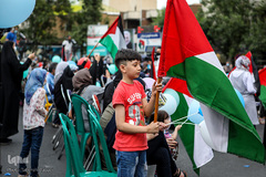 گردهم‌آیی بزرگ بچه‌ها واسباب‌بازی‌ها به نشان دوستی با بچه‌‌های فلسطین