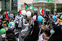 گردهم‌آیی بزرگ بچه‌ها واسباب‌بازی‌ها به نشان دوستی با بچه‌‌های فلسطین