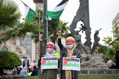 گردهم‌آیی بزرگ بچه‌ها واسباب‌بازی‌ها به نشان دوستی با بچه‌‌های فلسطین