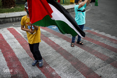 گردهم‌آیی بزرگ بچه‌ها واسباب‌بازی‌ها به نشان دوستی با بچه‌‌های فلسطین