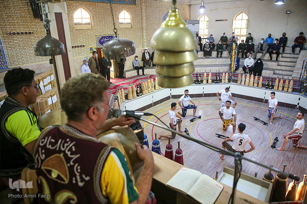 مراسم تجلیل از پهلوانان زورخانه ای در شیراز