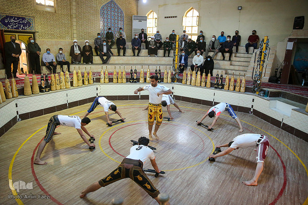 مراسم تجلیل از پهلوانان زورخانه ای در شیراز