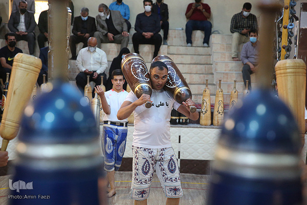 مراسم تجلیل از پهلوانان زورخانه ای در شیراز