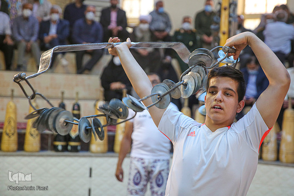 مراسم تجلیل از پهلوانان زورخانه ای در شیراز