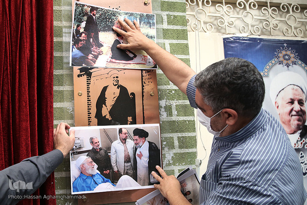 مراسم تشییع پیکر مرحوم حجت الاسلام والمسلمین علی اکبر محتشمی پور در جماران