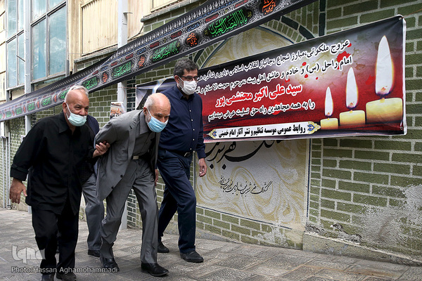 مراسم تشییع پیکر مرحوم حجت الاسلام والمسلمین علی اکبر محتشمی پور در جماران