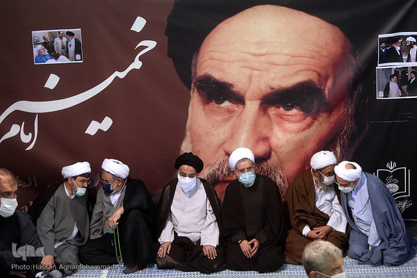 مراسم تشییع پیکر مرحوم حجت الاسلام والمسلمین علی اکبر محتشمی پور در جماران