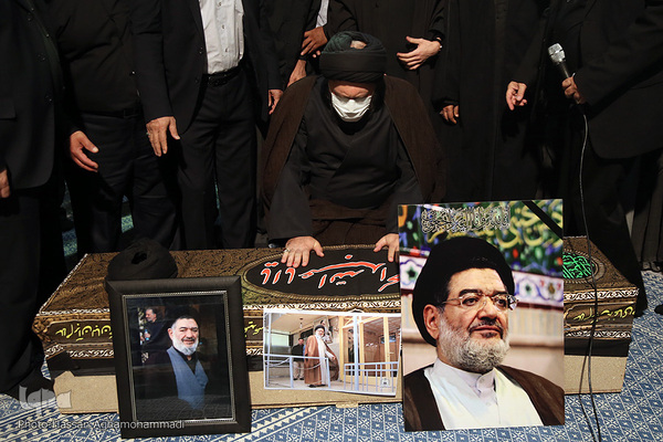 مراسم تشییع پیکر مرحوم حجت الاسلام والمسلمین علی اکبر محتشمی پور در جماران