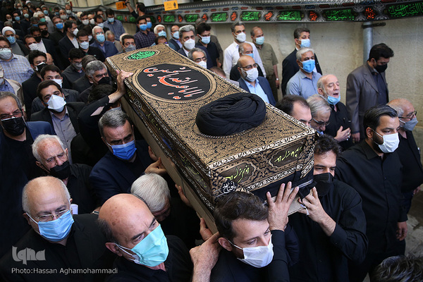 مراسم تشییع پیکر مرحوم حجت الاسلام والمسلمین علی اکبر محتشمی پور در جماران