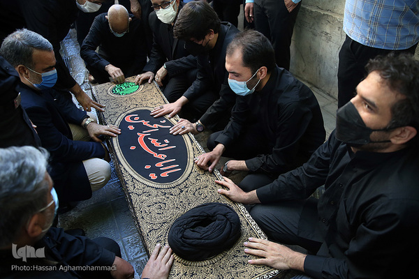 مراسم تشییع پیکر مرحوم حجت الاسلام والمسلمین علی اکبر محتشمی پور در جماران