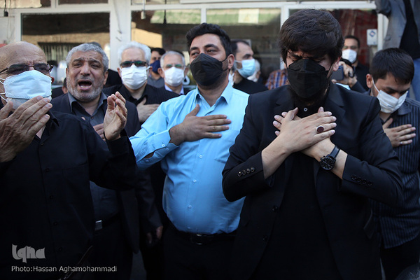 مراسم تشییع پیکر مرحوم حجت الاسلام والمسلمین علی اکبر محتشمی پور در جماران