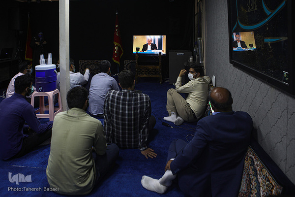 دومین مناظره تلویزیونی نامزدهای سیزدهمین دوره انتخابات ریاست جمهوری با موضوعات فرهنگی، اجتماعی و سیاسی با حضور هفت نامزد ریاست جمهوری برگزار شد.