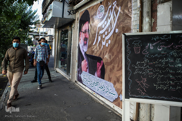 دومین مناظره تلویزیونی نامزدهای سیزدهمین دوره انتخابات ریاست جمهوری با موضوعات فرهنگی، اجتماعی و سیاسی با حضور هفت نامزد ریاست جمهوری برگزار شد.