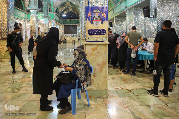 ساعات پایانی انتخابات۱۴۰۰ در حرم امام زاده حسن(ع)