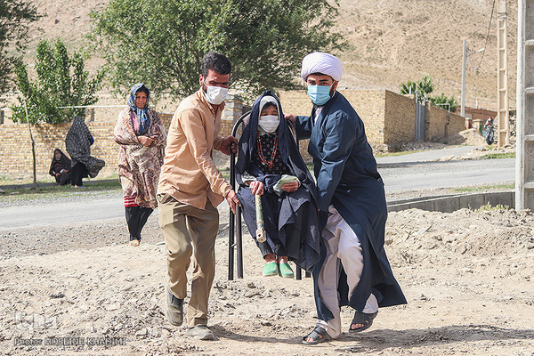 جهادگران گروه جهادی حاج قاسم سلیمانی  در روستای بهادرستان بخش ساروق اراک