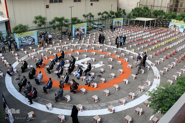 توزیع بیش از ۴۰۰۰بسته معیشتیی بین نیازمندان همزمان با میلاد کریم اهل بیت (ع) در طرح رزمایش همدلی بسیج شهرداری تهران