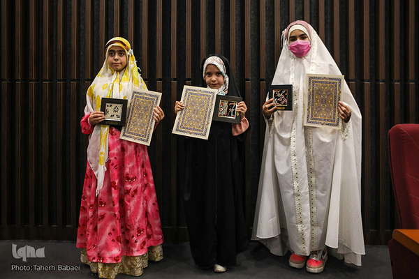 مراسم تجلیل از خادمان قرآنی تحت حمایت کمیته امداد