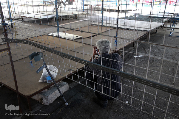 بازارچه دستفروشان در پارک سوار آزادی