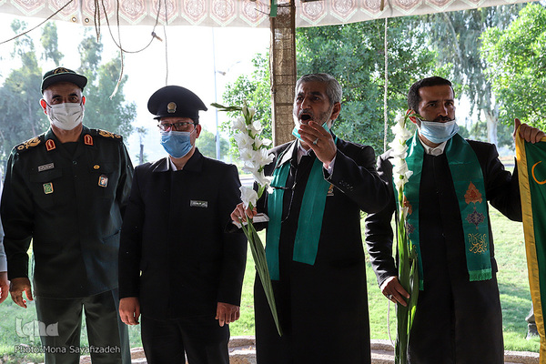 ادای احترام خدام رضوی به مقام والای شهدای گمنام اهواز