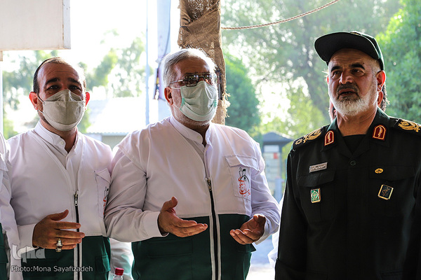 ادای احترام خدام رضوی به مقام والای شهدای گمنام اهواز